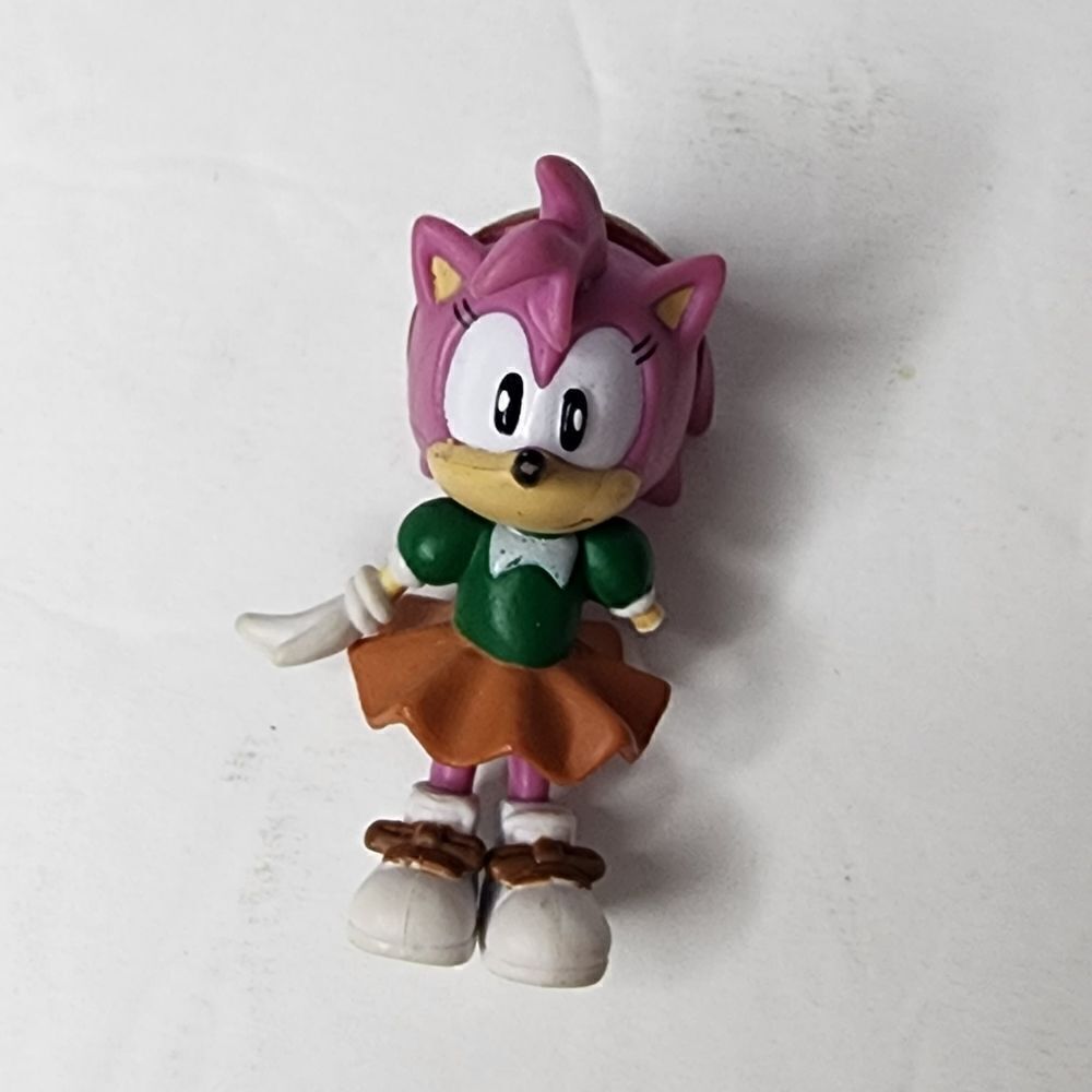 Sega Amy Rose Sonic the Hedgehog Figure 2.5"